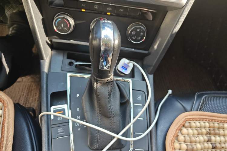 Used Volkswagen Lamando 2019 230TSI DSG Fashion Edition China VI Gear Lever