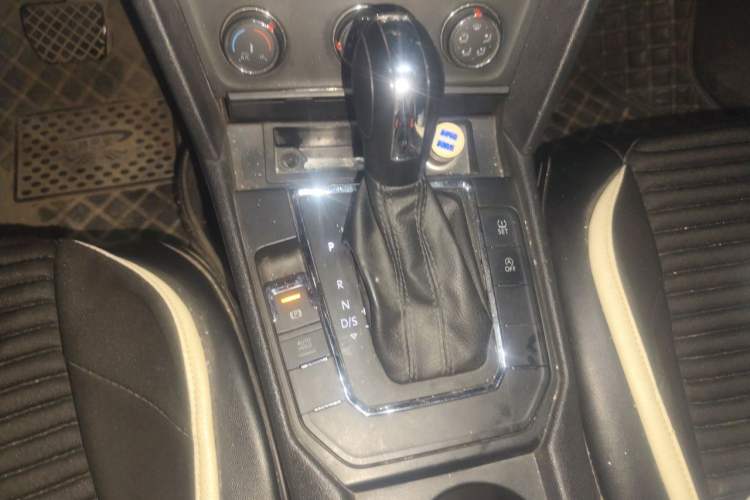 Used Volkswagen Lamando 2019 230TSI DSG Fashion Edition China V Standard Gear Lever