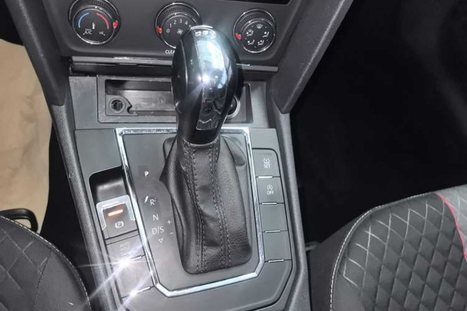Used Volkswagen Lamando 2019 230TSI DSG Fashion Edition China VI Gear Lever