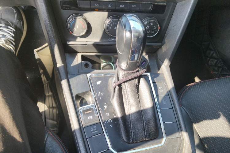 Used Volkswagen Lamando 2019 230TSI DSG Fashion Edition China VI Gear Lever