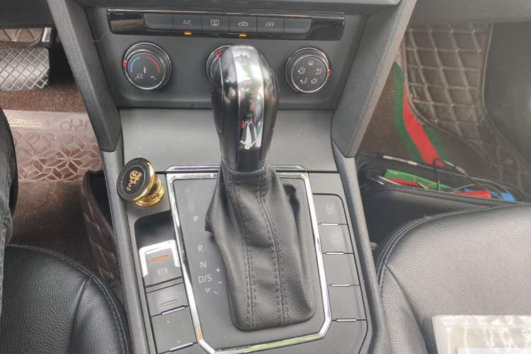 Used Volkswagen Lamando 2019 230TSI DSG Fashion Edition China VI Gear Lever