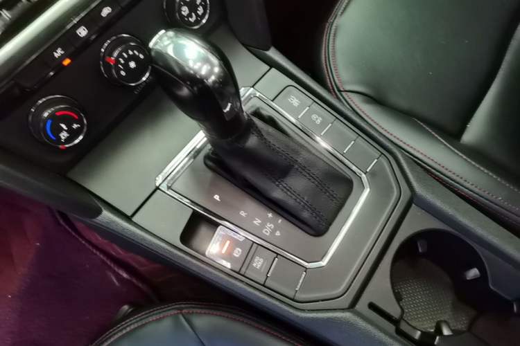 Used Volkswagen Lamando 2019 230TSI DSG Fashion Edition China VI Gear Lever