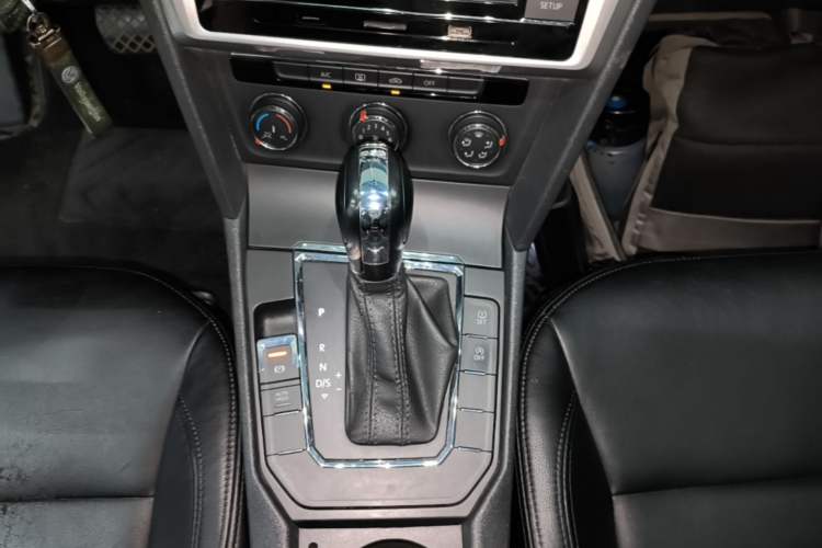Used Volkswagen Lamando 2019 230TSI DSG Fashion Edition China V Standard Gear Lever