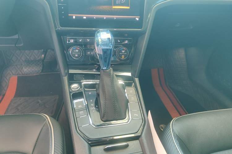 Used Volkswagen Lamando 2019 280TSI DSG Luxury Edition China VI Standard Gear Lever