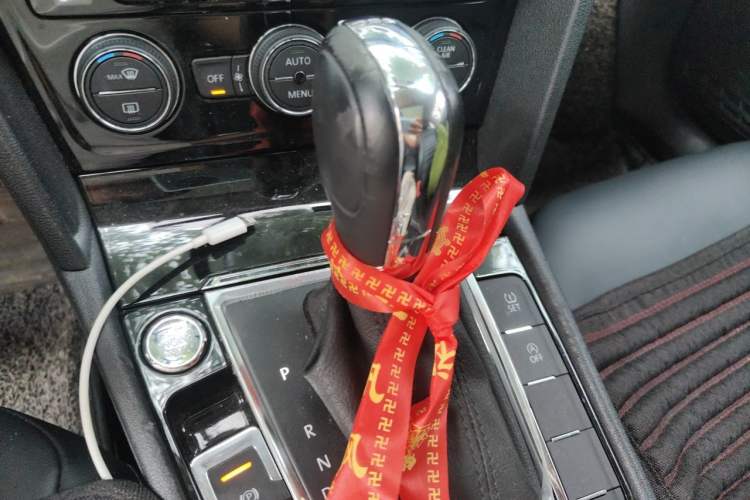 Used Volkswagen Lamando 2019 280TSI DSG Comfort Edition China VI standard Gear Lever
