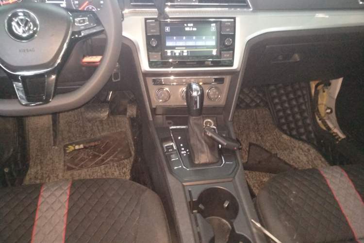 Used Volkswagen Lamando 2019 230TSI DSG Fashion Edition China VI Gear Lever