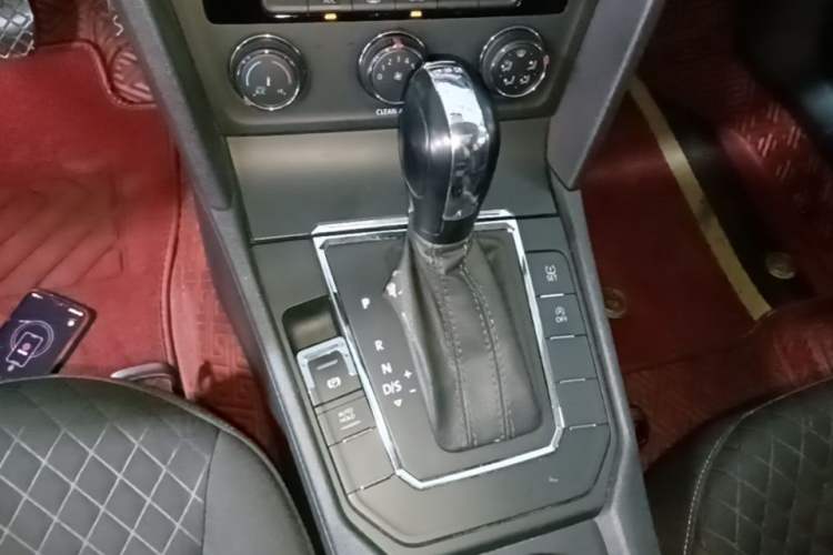 Used Volkswagen Lamando 2019 230TSI DSG Fashion Edition China V Standard Gear Lever