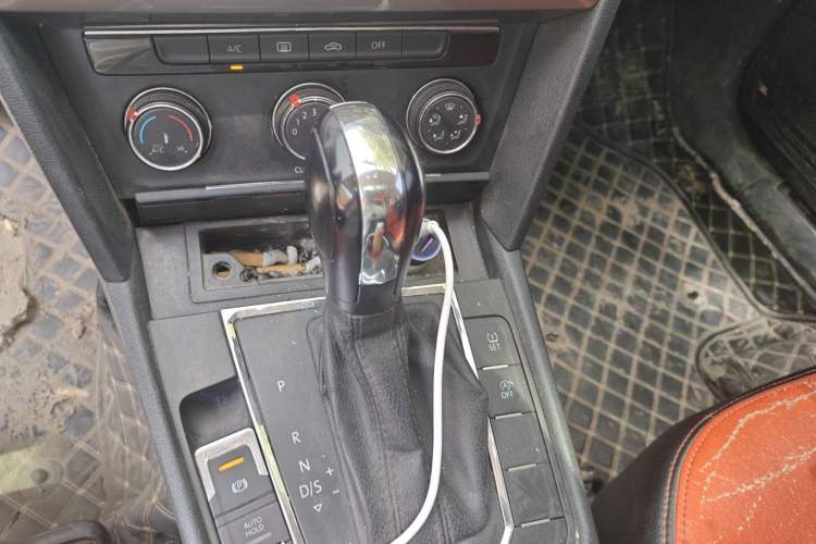 Used Volkswagen Lamando 2019 230TSI DSG Fashion Edition China VI Gear Lever