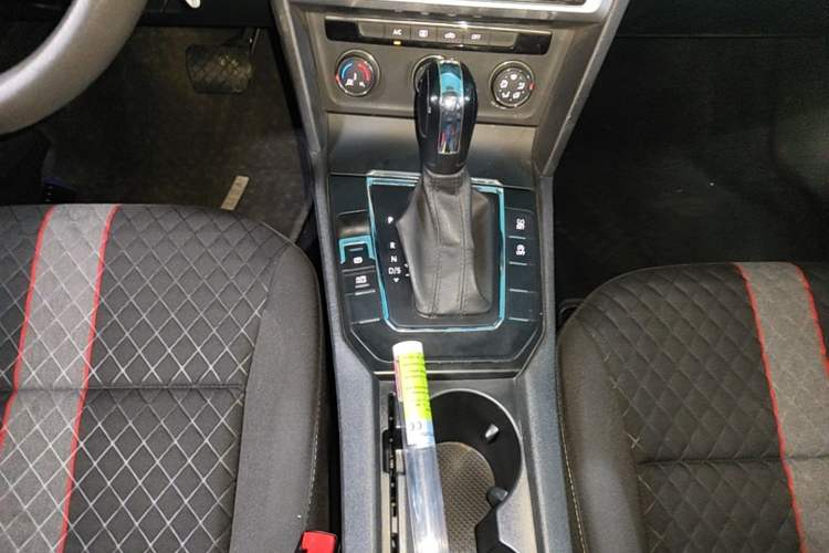 Used Volkswagen Lamando 2019 230TSI DSG Vision Edition China VI Standard Gear Lever