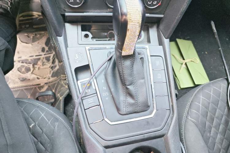 Used Volkswagen Lamando 2019 230TSI DSG Fashion Edition China VI Gear Lever