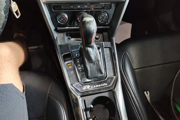 Used Volkswagen Lamando 2019 230TSI DSG Fashion Edition China VI Gear Lever