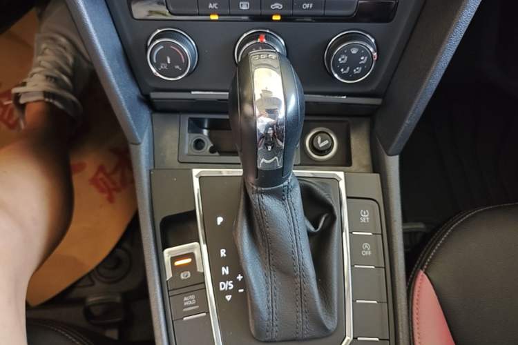 Used Volkswagen Lamando 2019 230TSI DSG Fashion Edition China VI Gear Lever