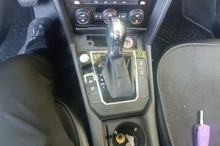 Used Volkswagen Lamando 2019 280TSI DSG Comfort Edition China VI standard Gear Lever