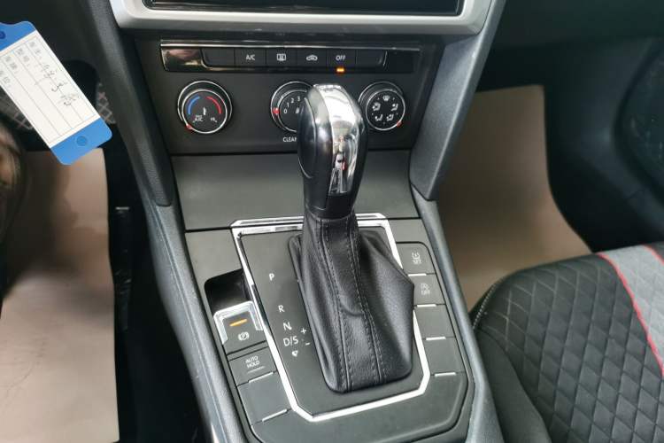 Used Volkswagen Lamando 2019 230TSI DSG Fashion Edition China VI Gear Lever