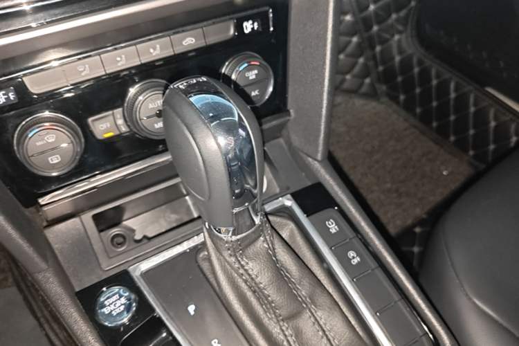 Used Volkswagen Lamando 2019 280TSI DSG Comfort Edition China V Standard Gear Lever