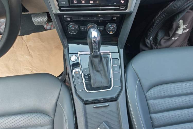 Used Volkswagen Lamando 2019 280TSI DSG Comfort Edition China VI standard Gear Lever