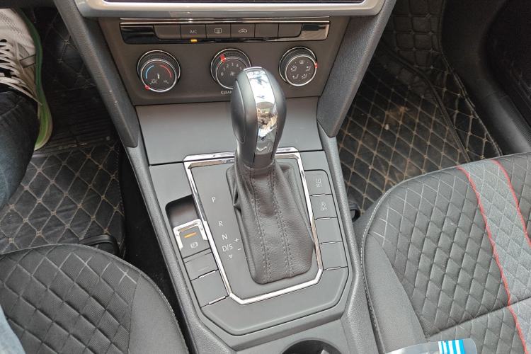 Used Volkswagen Lamando 2019 230TSI DSG Fashion Edition China V Standard Gear Lever