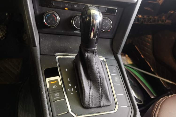 Used Volkswagen Lamando 2019 230TSI DSG Fashion Edition China VI Gear Lever