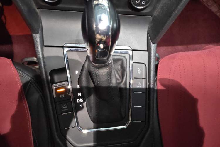 Used Volkswagen Lamando 2019 230TSI DSG Vision Edition China VI Standard Gear Lever