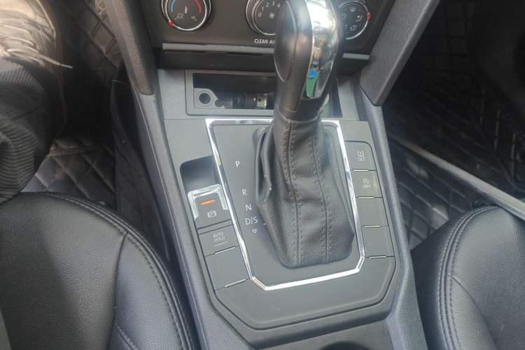Used Volkswagen Lamando 2019 230TSI DSG Fashion Edition China VI Gear Lever