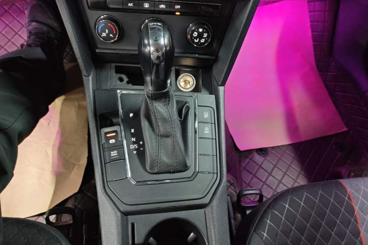 Used Volkswagen Lamando 2019 230TSI DSG Fashion Edition China V Standard Gear Lever
