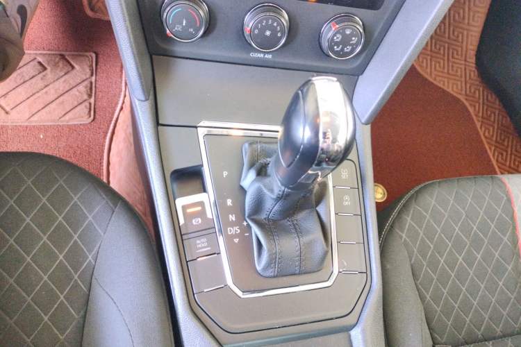Used Volkswagen Lamando 2019 230TSI DSG Fashion Edition China VI Gear Lever