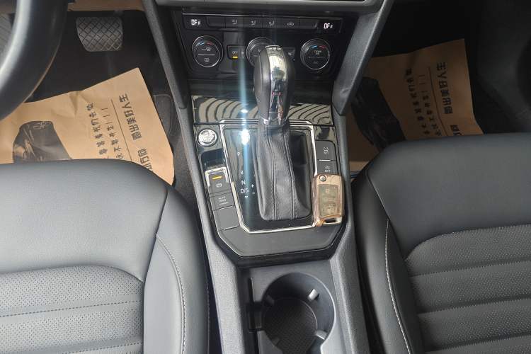 Used Volkswagen Lamando 2019 280TSI DSG Comfort Edition China V Standard Gear Lever