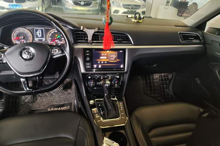 Used Volkswagen Lamando 2019 280TSI DSG Comfort Edition China VI standard Gear Lever