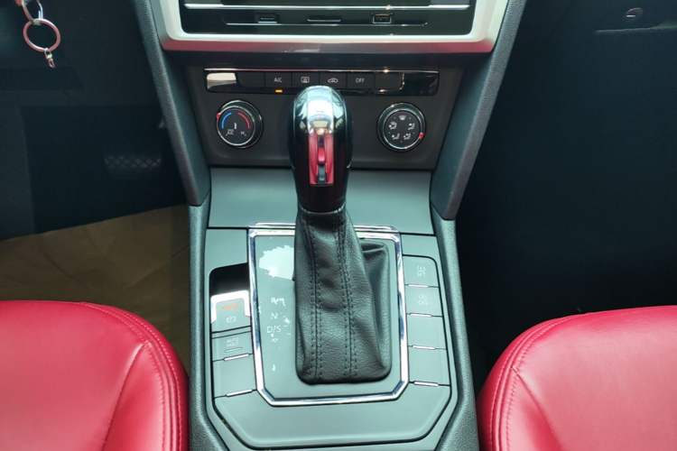 Used Volkswagen Lamando 2019 230TSI DSG Fashion Edition China VI Gear Lever