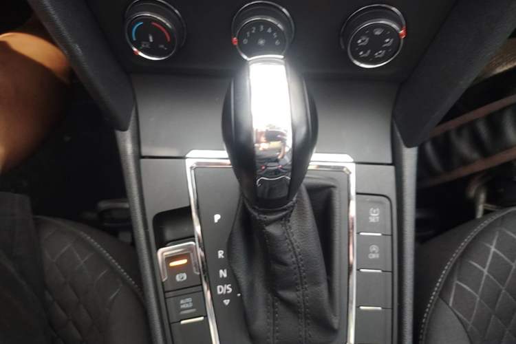 Used Volkswagen Lamando 2019 230TSI DSG Fashion Edition China VI Gear Lever