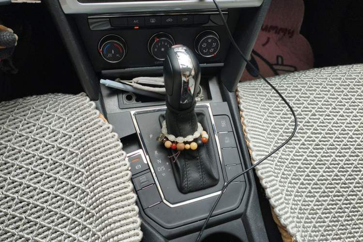 Used Volkswagen Lamando 2019 230TSI DSG Fashion Edition China VI Gear Lever