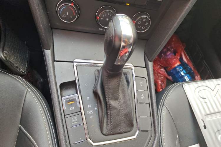 Used Volkswagen Lamando 2019 230TSI DSG Fashion Edition China VI Gear Lever
