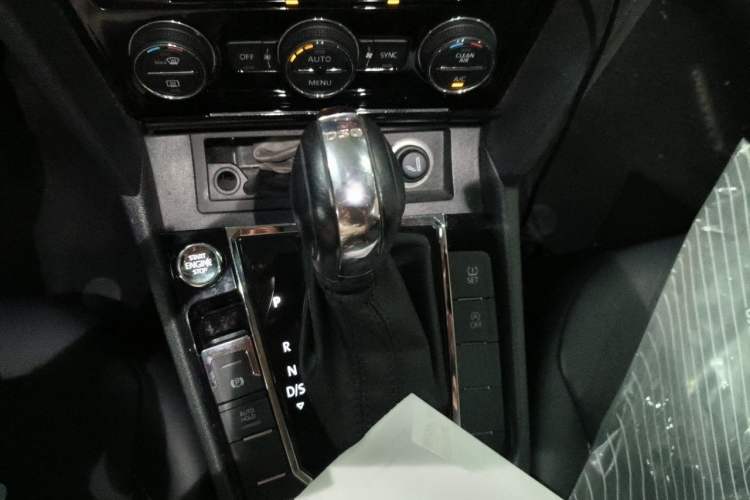 Used Volkswagen Lamando 2019 280TSI DSG Comfort Edition China V Standard Gear Lever