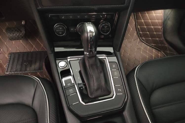 Used Volkswagen Lamando 2019 280TSI DSG Luxury Edition China VI Standard Gear Lever