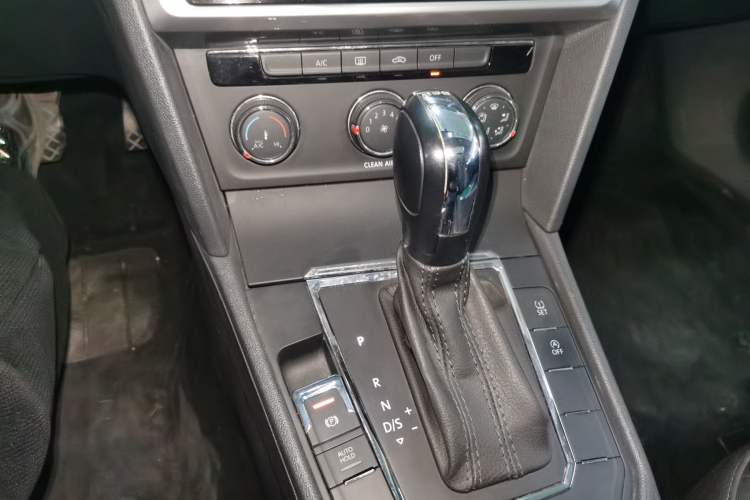 Used Volkswagen Lamando 2019 230TSI DSG Fashion Edition China V Standard Gear Lever