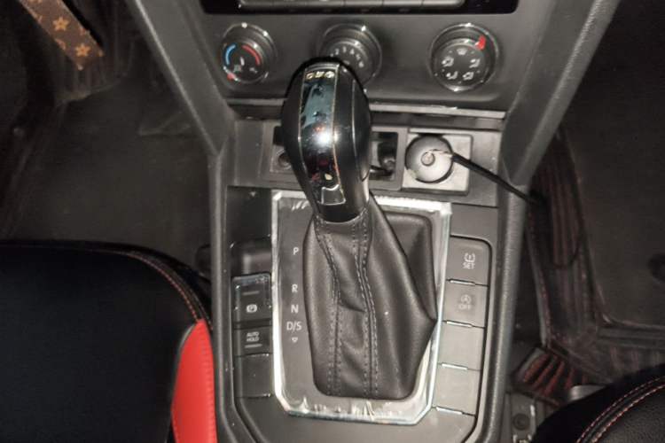 Used Volkswagen Lamando 2019 230TSI DSG Fashion Edition China V Standard Gear Lever