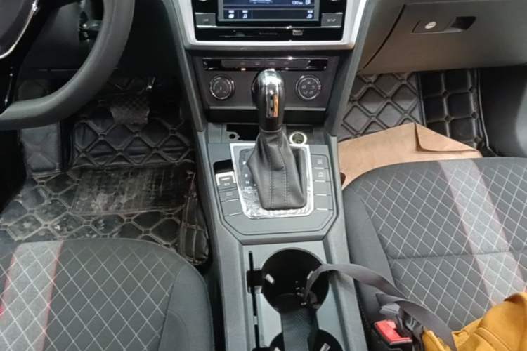 Used Volkswagen Lamando 2019 230TSI DSG Fashion Edition China VI Gear Lever