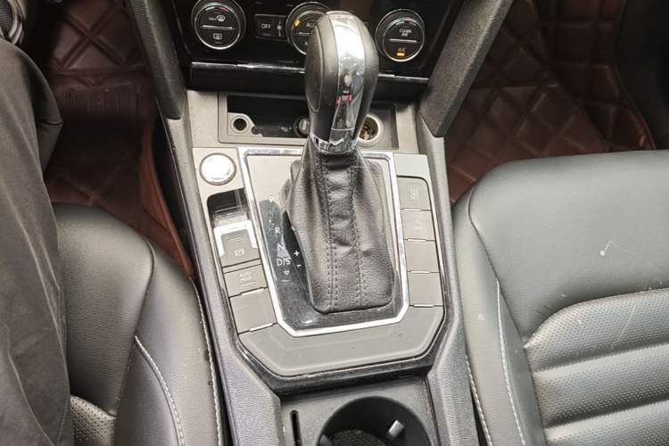 Used Volkswagen Lamando 2019 280TSI DSG Comfort Edition China VI standard Gear Lever