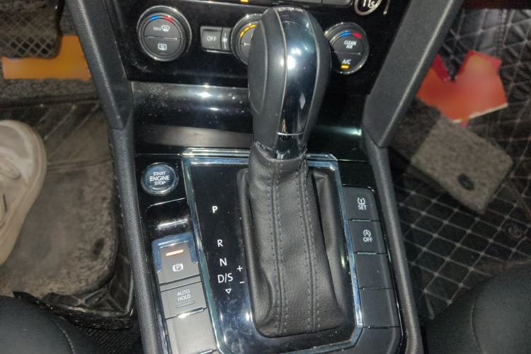Used Volkswagen Lamando 2019 280TSI DSG Comfort Edition China VI standard Gear Lever