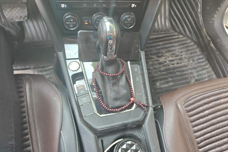 Used Volkswagen Lamando 2019 280TSI DSG Comfort Edition China VI standard Gear Lever