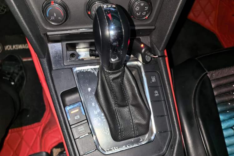 Used Volkswagen Lamando 2019 230TSI DSG Fashion Edition China V Standard Gear Lever