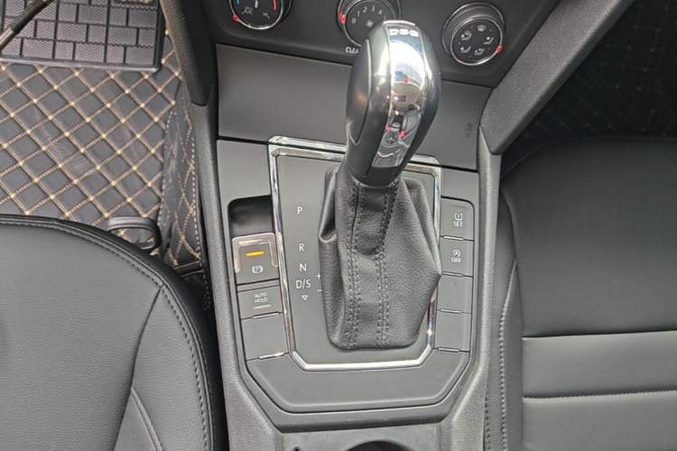 Used Volkswagen Lamando 2019 230TSI DSG Fashion Edition China VI Gear Lever