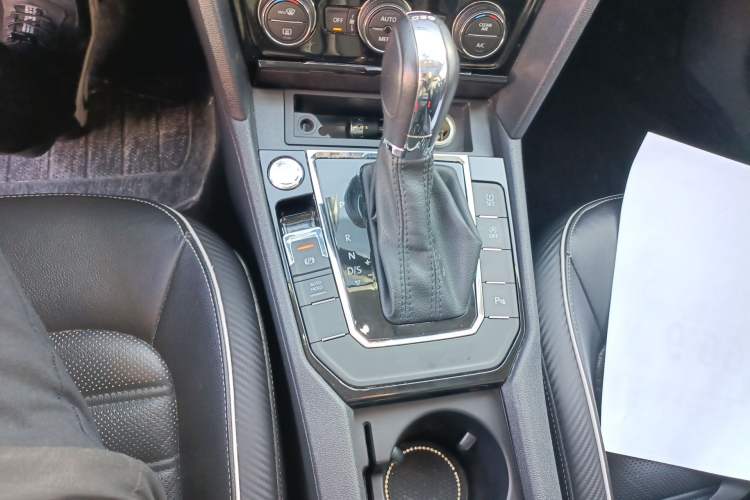Used Volkswagen Lamando 2019 280TSI DSG Luxury Edition China VI Standard Gear Lever
