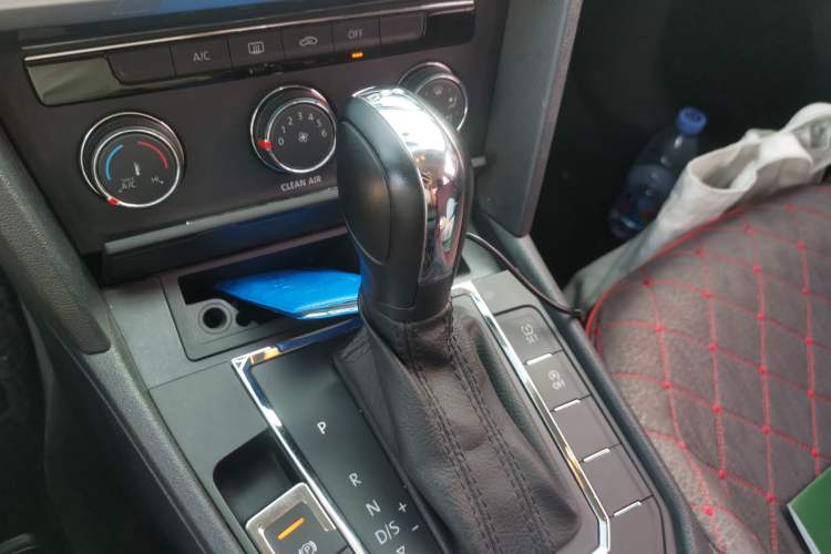 Used Volkswagen Lamando 2019 230TSI DSG Fashion Edition China V Standard Gear Lever