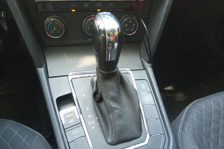 Used Volkswagen Lamando 2019 230TSI DSG Fashion Edition China VI Gear Lever