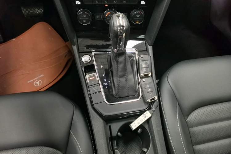 Used Volkswagen Lamando 2019 280TSI DSG Comfort Edition China VI standard Gear Lever