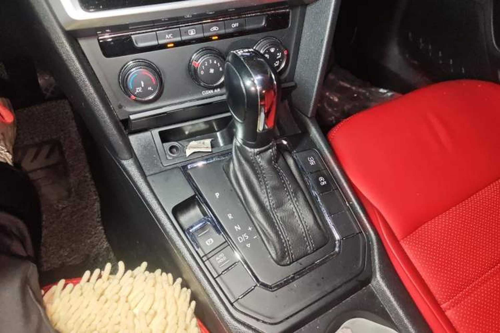 Used Volkswagen Lamando 2019 230TSI DSG Fashion Edition China VI Gear Lever