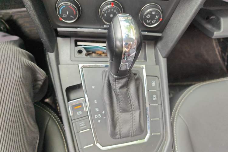 Used Volkswagen Lamando 2019 230TSI DSG Fashion Edition China V Standard Gear Lever