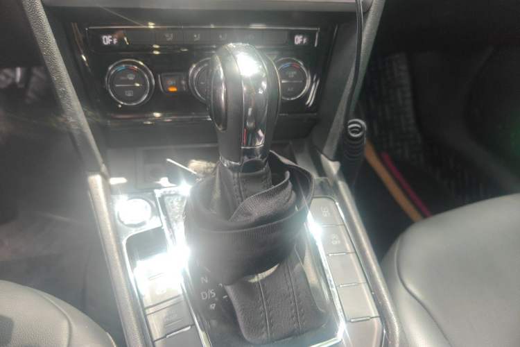 Used Volkswagen Lamando 2019 280TSI DSG Comfort Edition China VI standard Gear Lever