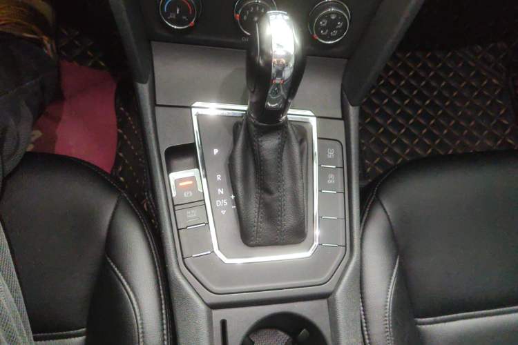 Used Volkswagen Lamando 2019 230TSI DSG Vision Edition China VI Standard Gear Lever